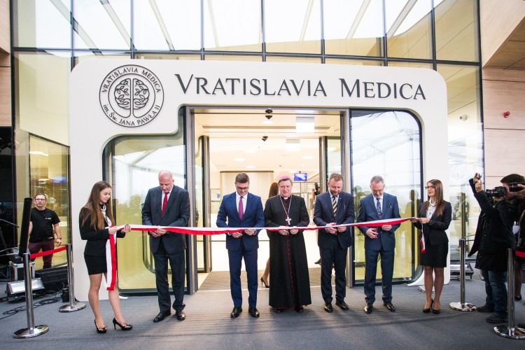 Nowy wrocławski szpital otwarty. W listopadzie przyjmie pierwszych pacjentów [ZDJĘCIA WNĘTRZ], Magda Pasiewicz